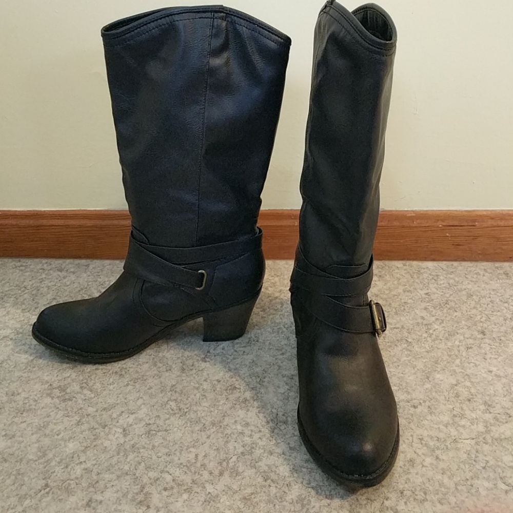 Black heeled boots size 10